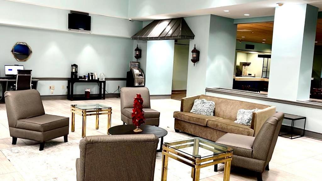 Clarion Inn & Suites photo