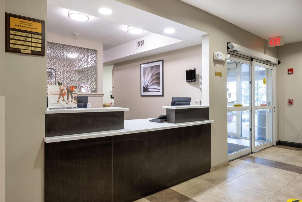 Candlewood Suites Windsor Locks photo