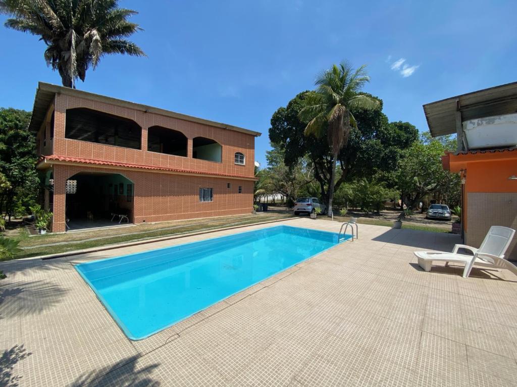 CASA INTEIRA entre Guaratiba e Campo Grande, Rio de Janeiro, a 40 min da praia, próximo ao Estádio Miécimo da Silva e Park Shopping- Ideal para descanso, encontros, festa e lazer-3000 m2