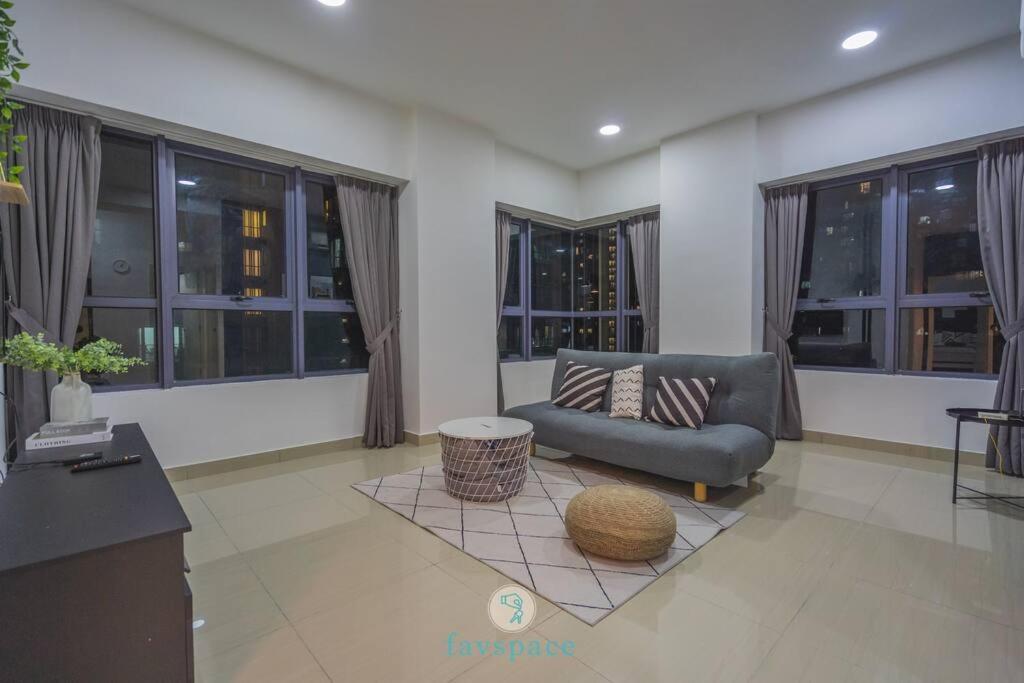 Insta-worthy w Pool & 2 Parkings - Jalan Ampang for 7 photo
