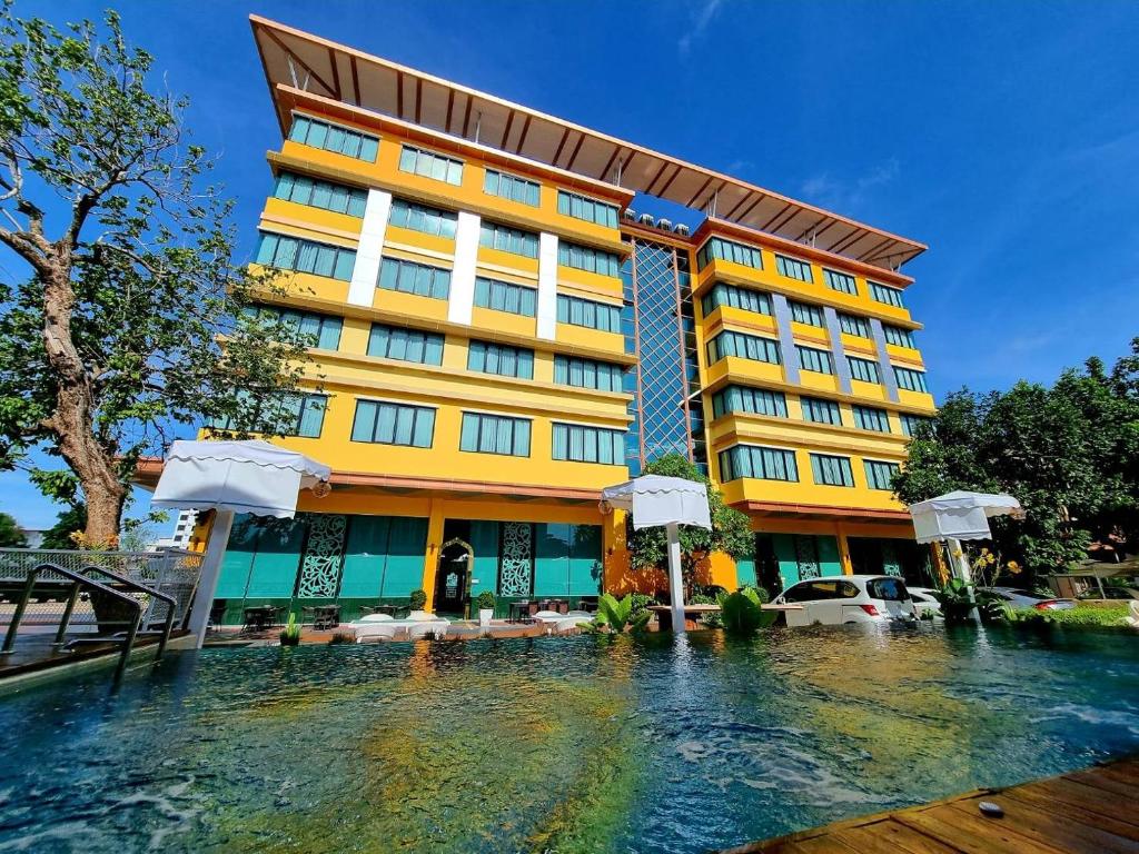 Swimming pool, Gallery Design Hotel Sisaket in Sisaket