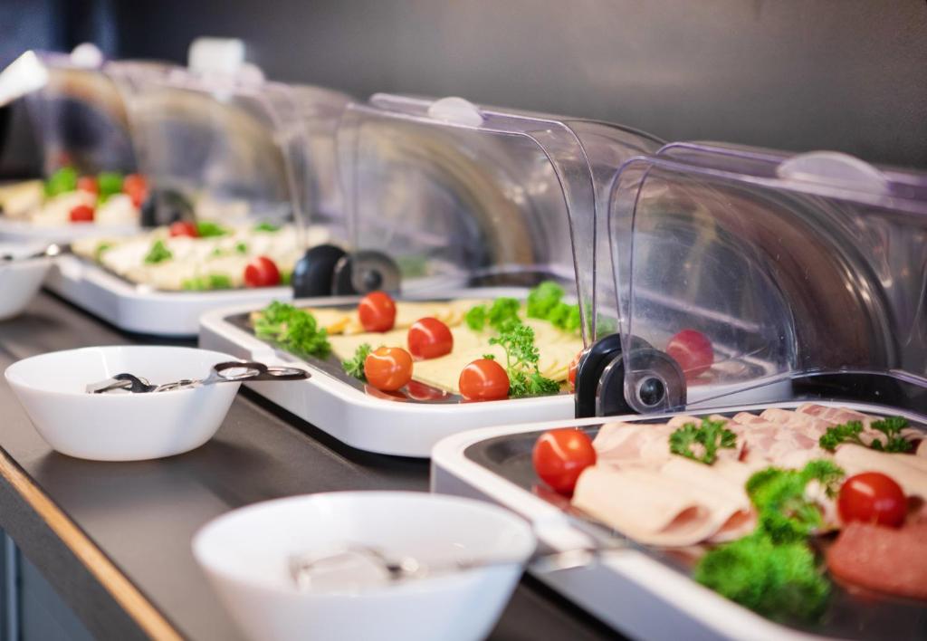 Yiyecek ve İçecekler