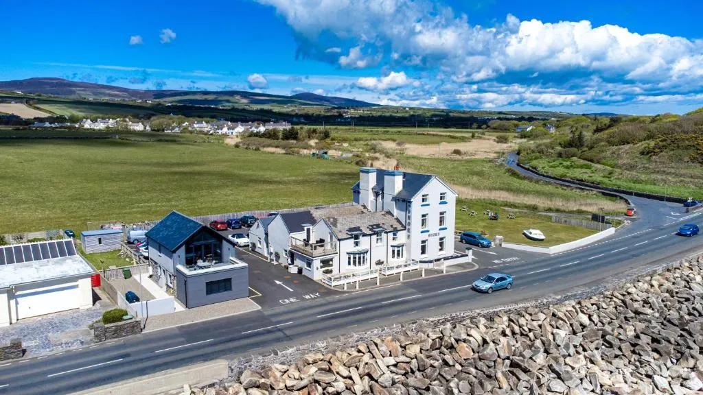 Shore Hotel, hotel em Port Saint Mary