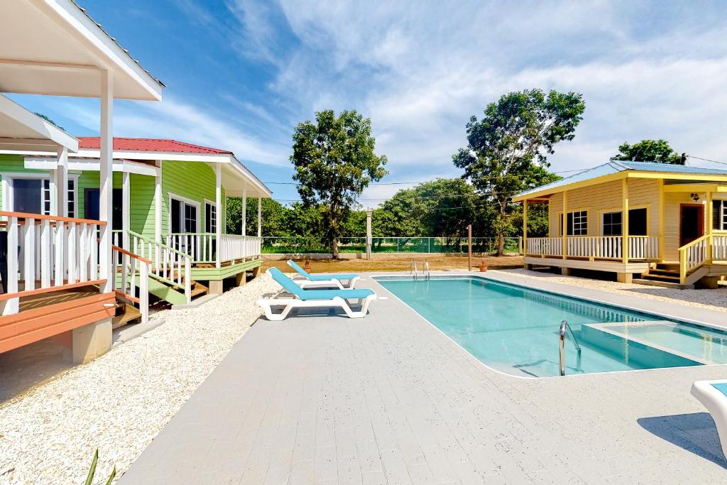 Hummingbird Estate photo