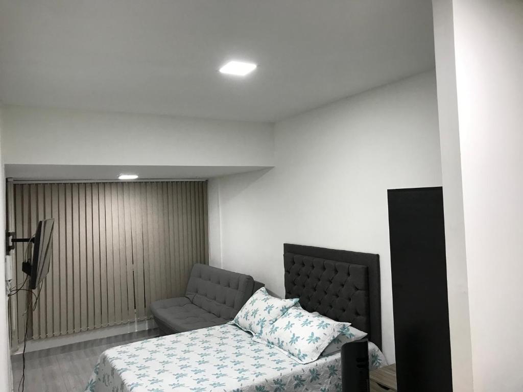 Aparta estudio amoblado Medellin, San joaquin, Медельин