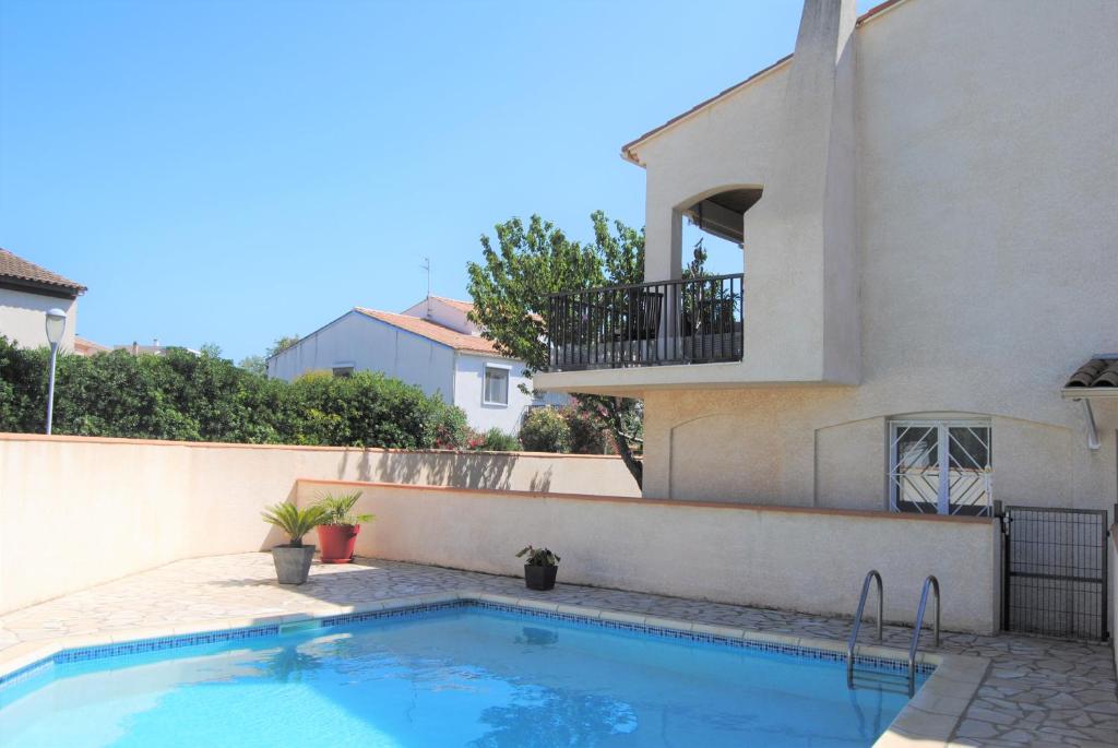 Appartement avec piscine et parking privé - 1