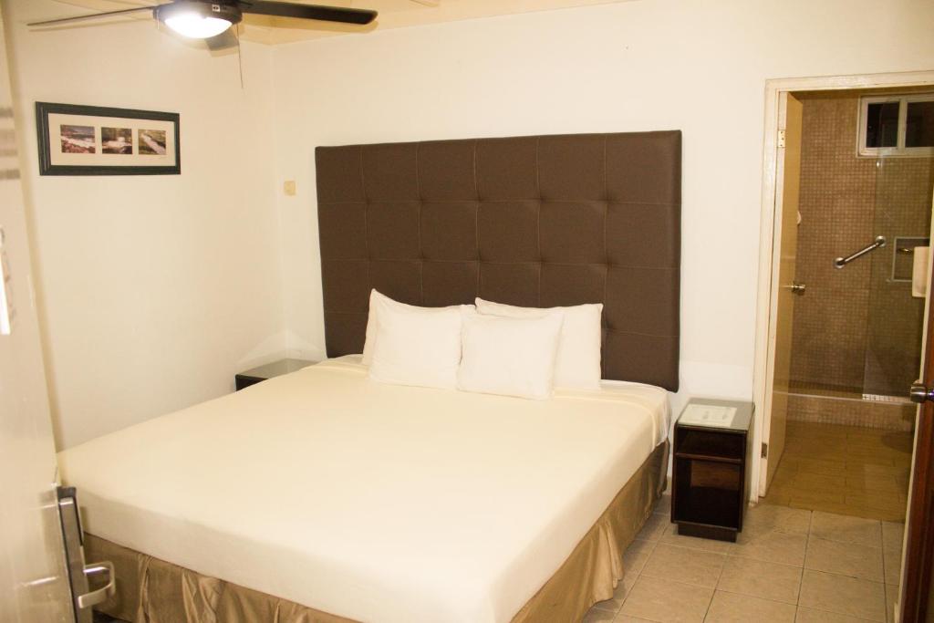 Altamont West Hotel photo
