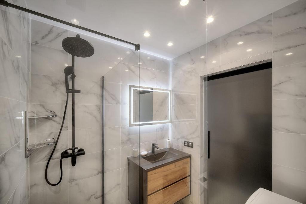 Cannes Luxury Rental - Stunning apartment with terrace to rent Grand Hotel - 2