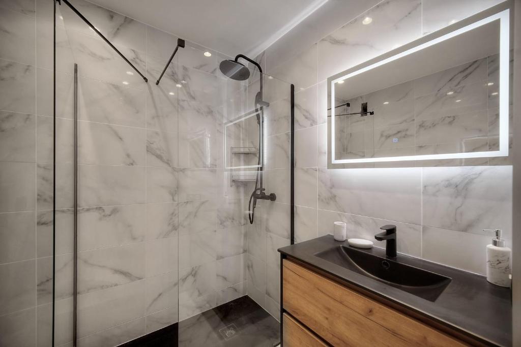 Cannes Luxury Rental - Stunning apartment with terrace to rent Grand Hotel - 3