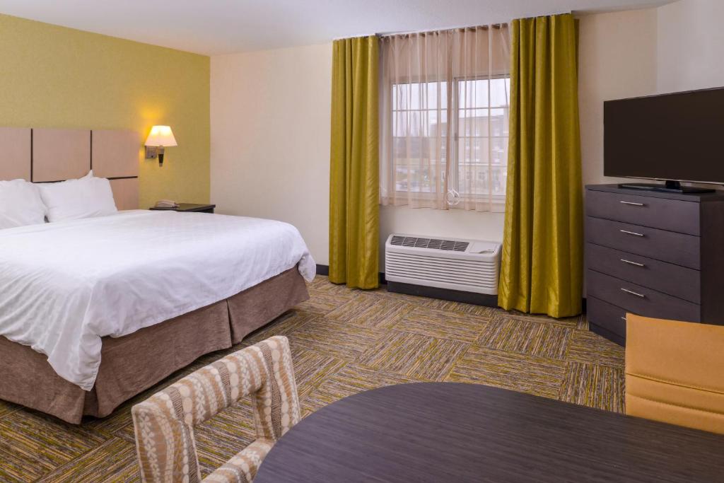 Candlewood Suites Plano North photo