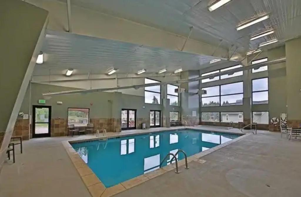 Winter Park River Studio photo