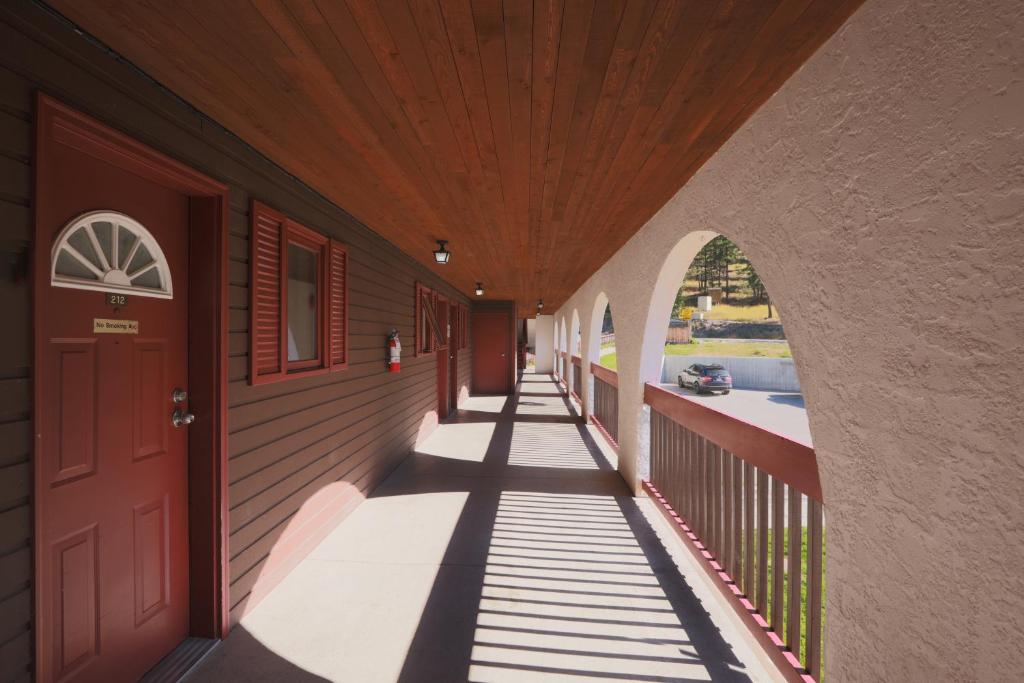Radium Chalet photo