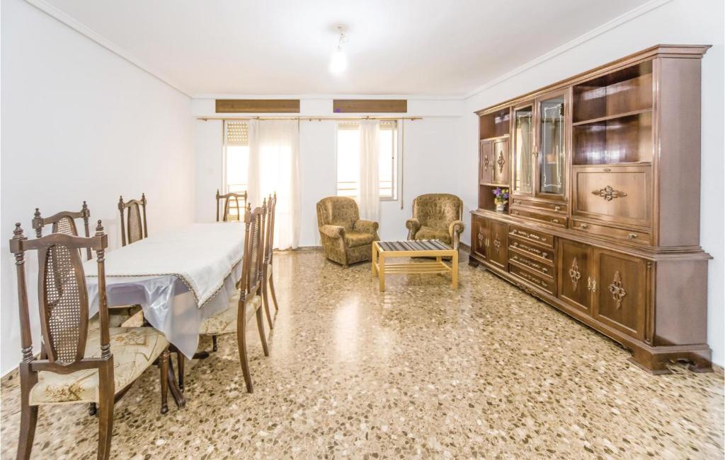 Stunning apartment in Sagunto with 4 Bedrooms