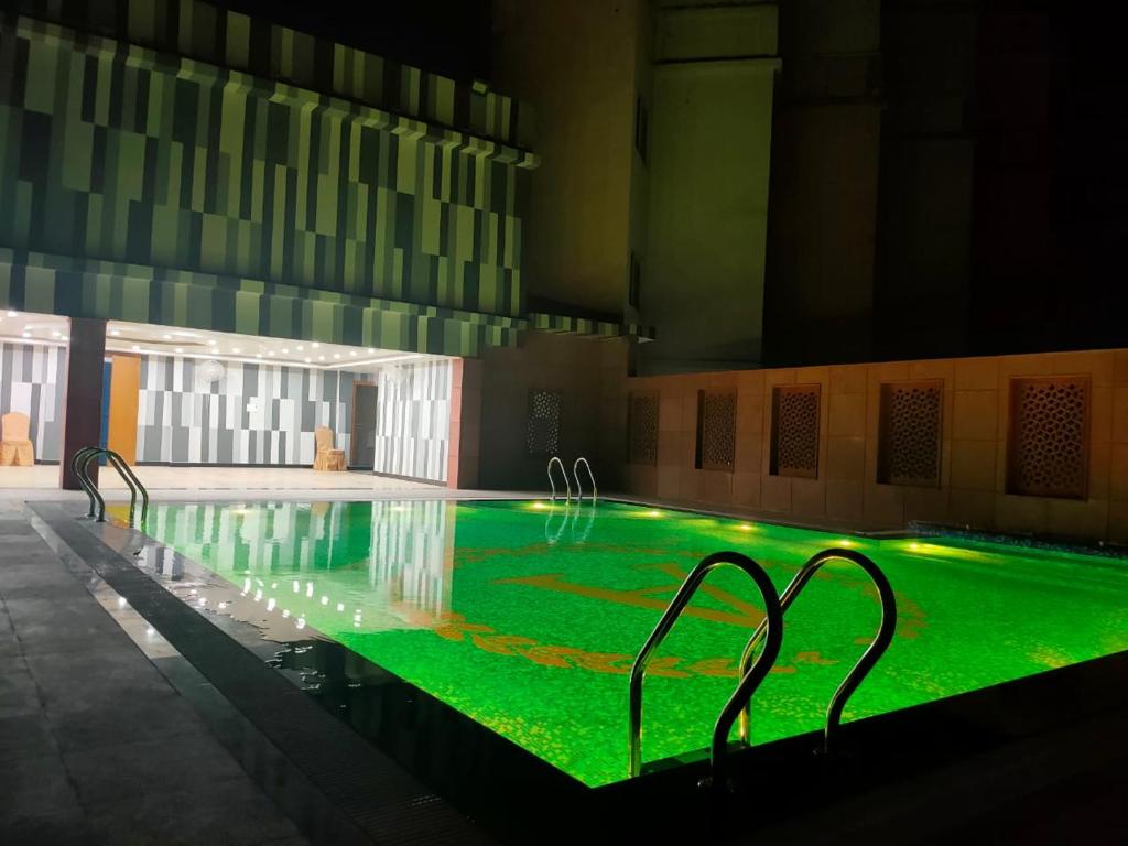 スイミングプール