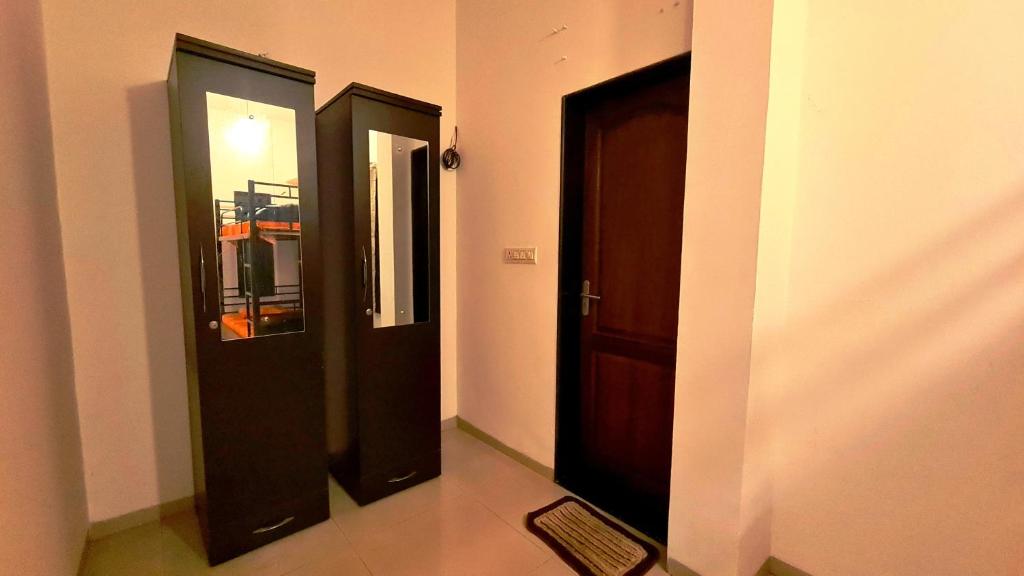 Lifespace- Spacious Hostel in a Luxurious Villa photo