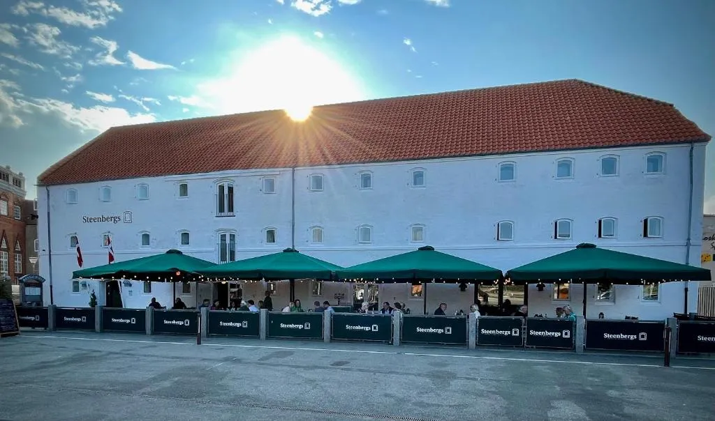 Hotel Steenbergs，位于尼克宾摩斯的酒店