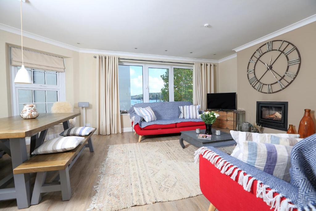 Normandy Watch, Salcombe