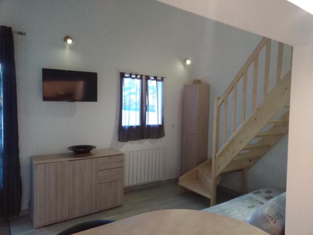 Lorgues jacuzzi spa privatif et piscine - 4