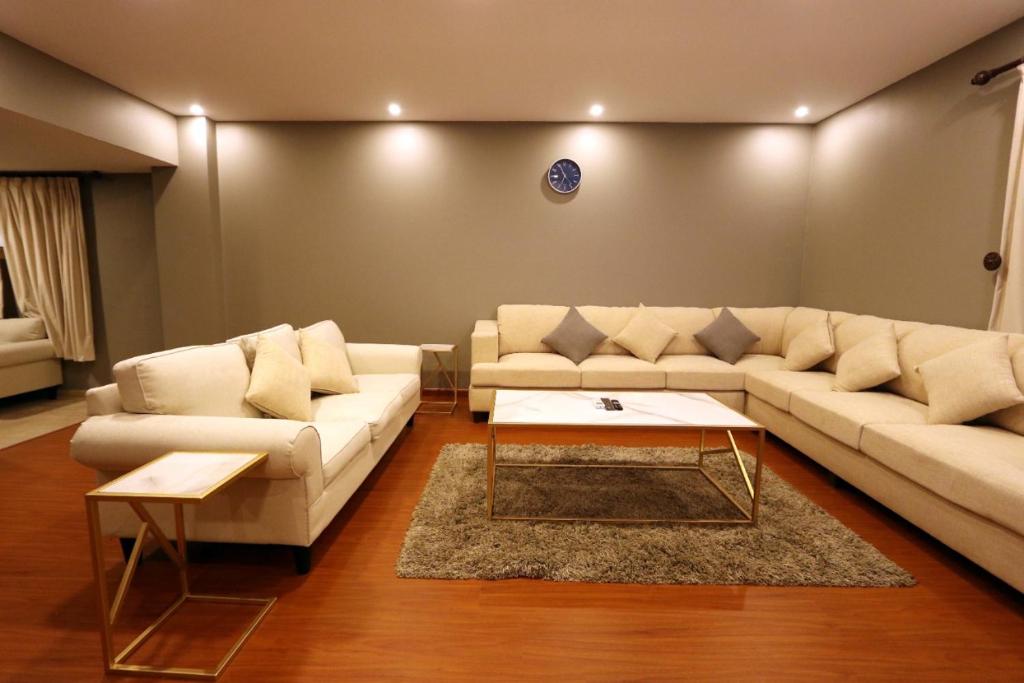 AL HUWAILAT GUEST HOUSE — Hotel in Al Jubail