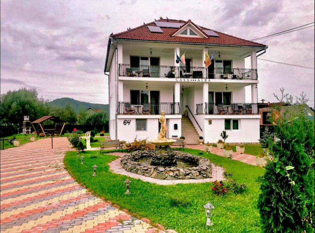 Pensiunea Casa Alba — Hotel in Beclean