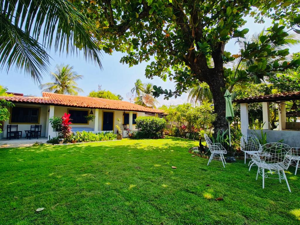 Casa em 4 suites a 04 minutos da praia em Japaratinga, Holiday home  Japaratinga