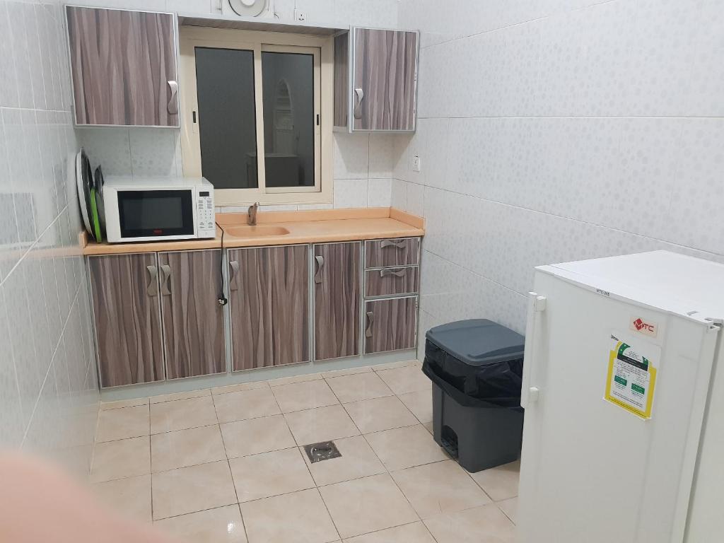 للعوائل فقطQandeel Al Raha Furnished Units - For families only photo
