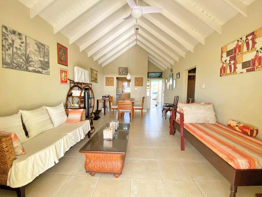 The Gem is located a few minutes walk to the gorgeous Bottom Bay Beach, Saint Philip
