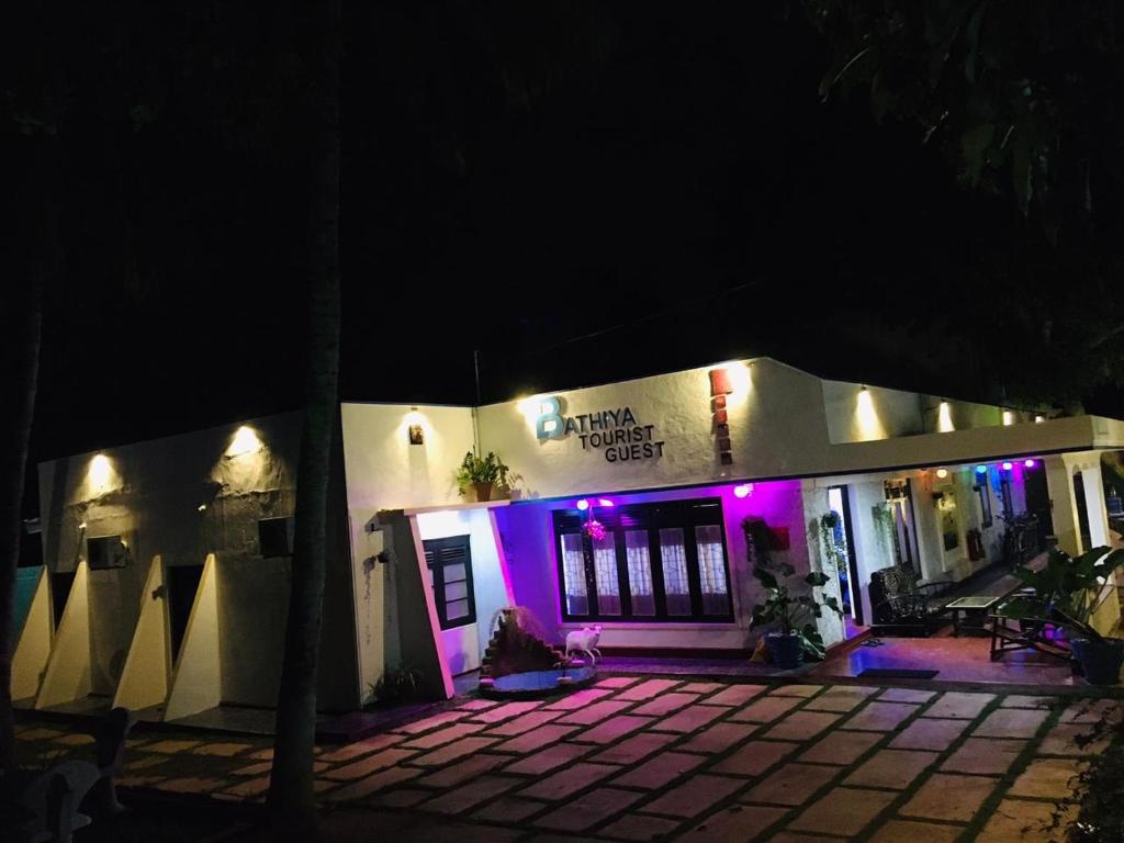 Bathiya Tourist Guest Anuradhapura — Hotel in Anuradhapura