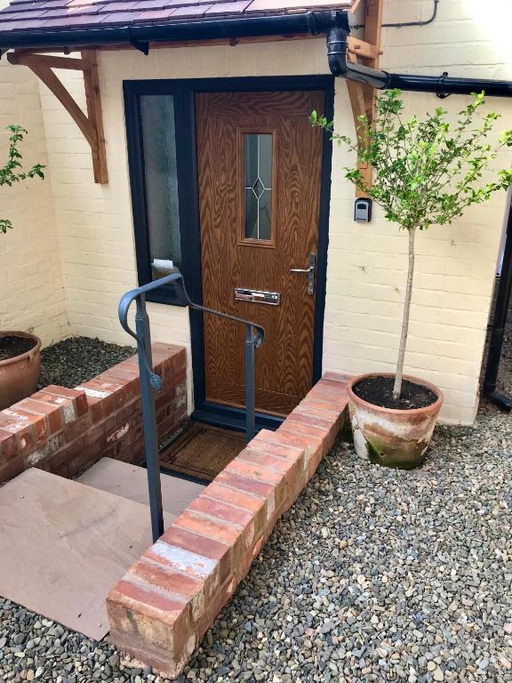 The Costrel, Tenbury