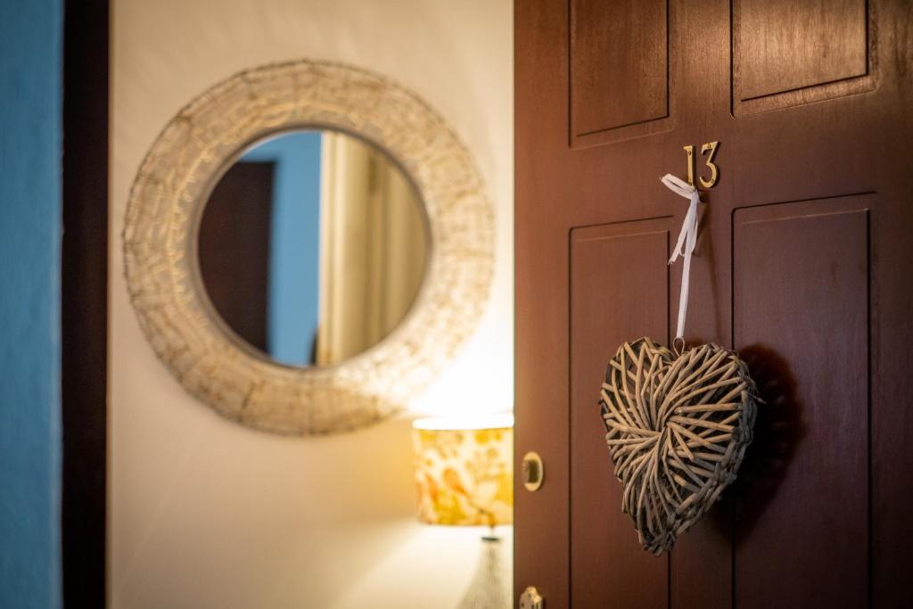 Bellman apartment - Pet friendly with parking - FREE off-site Health Club access with Pool, Sauna, Steam Room & Gym Short 10 Minute Drive Away, Winster