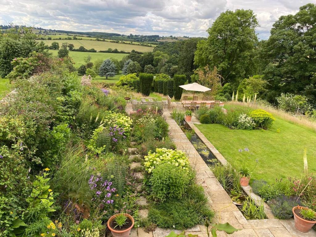 Idyllic Eco-Barn with magical views and deerpark