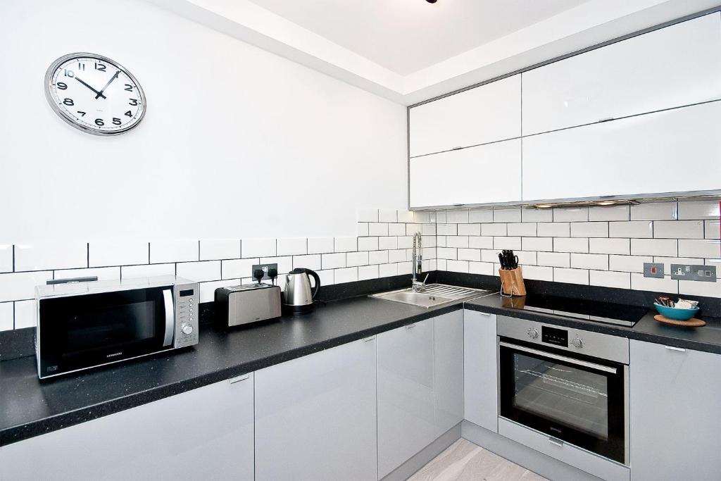 Heinze Flat 402 - One bedroom fourth floor flat By City Living London photo
