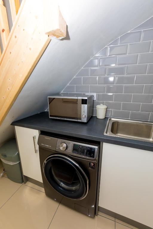 Comfortable stay in Shirley, Solihull - Room 3 photo