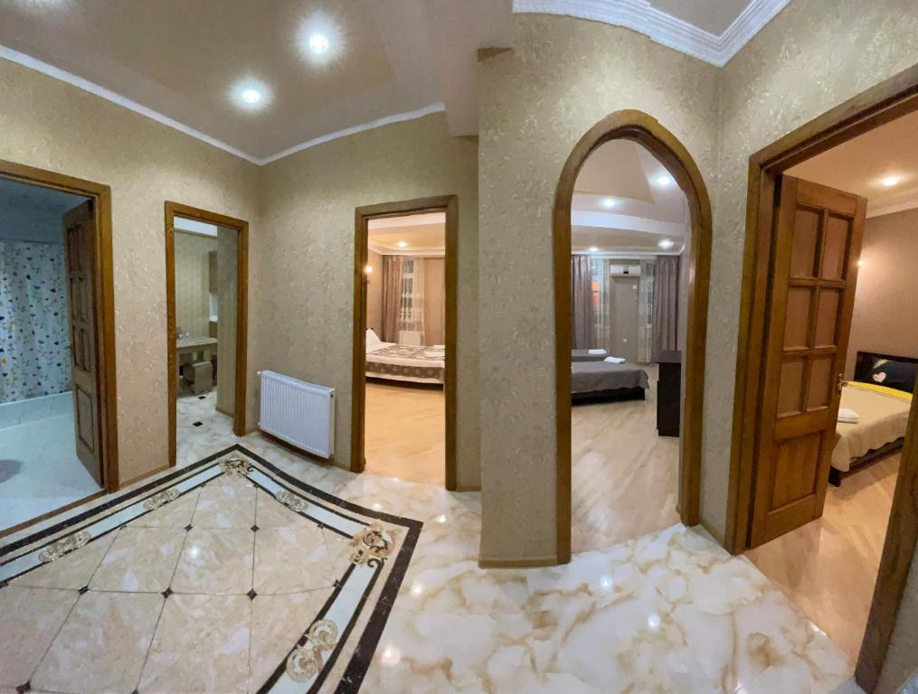 Tea’s Condo in the Heart of Tbilisi (3) photo