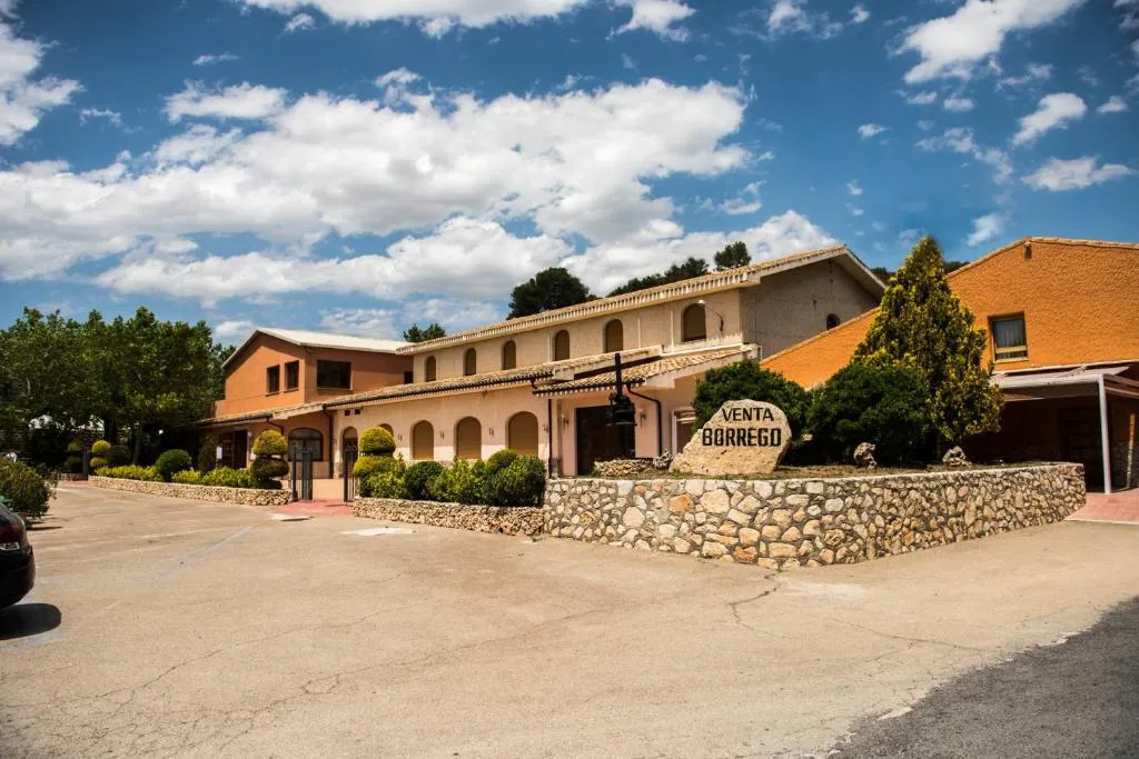Venta el Borrego，位于巴涅雷斯德马里奥拉的酒店