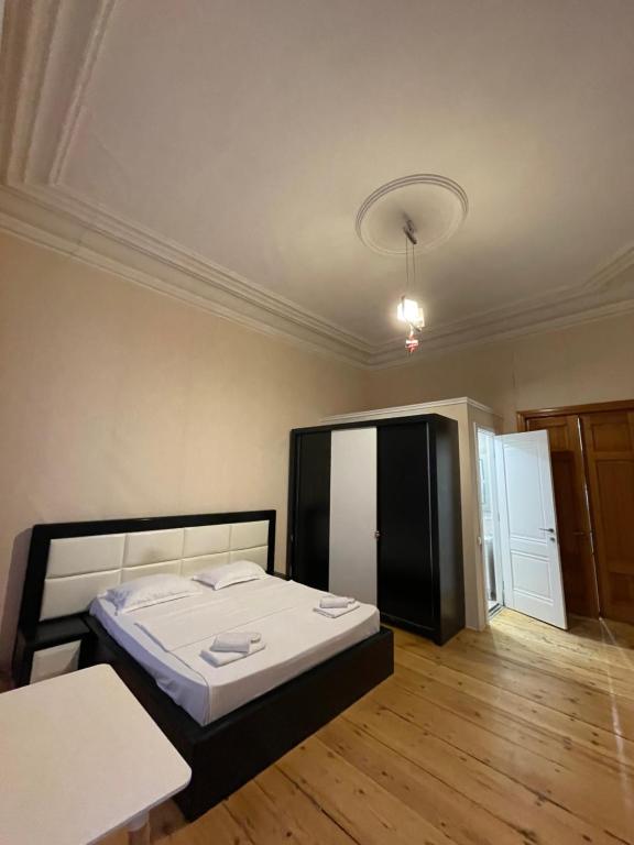 Downtown Room photo