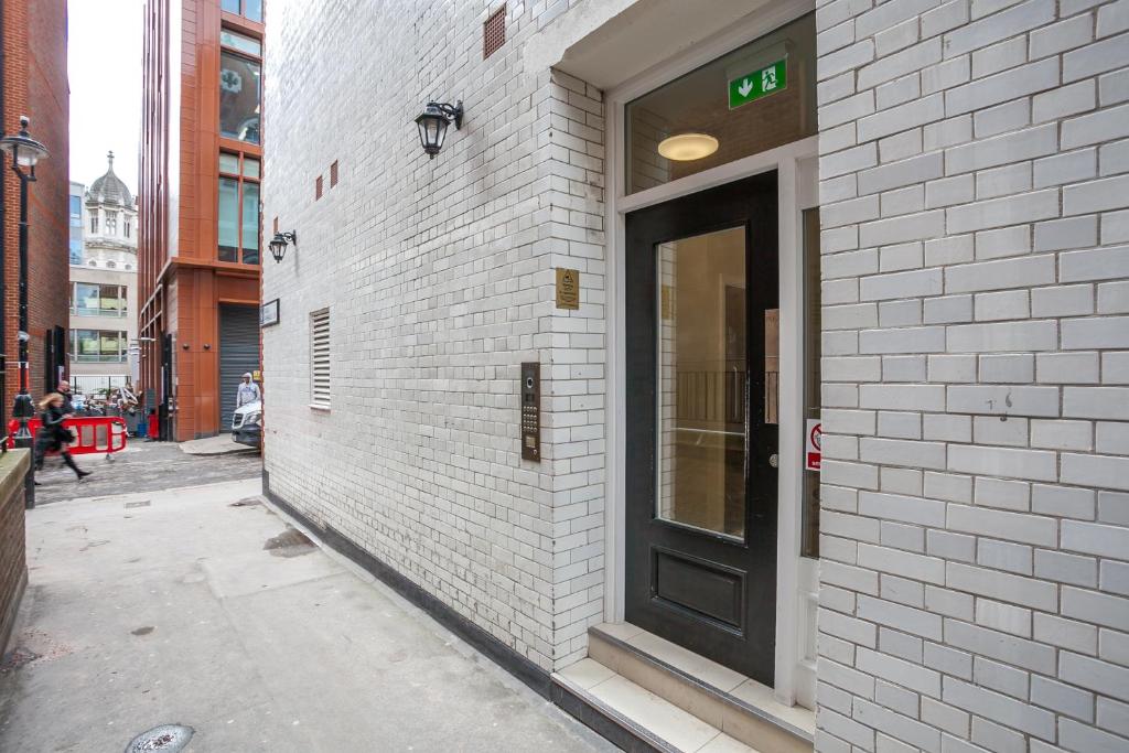 One Bed Serviced Apt near Holborn in Chancery Lane photo