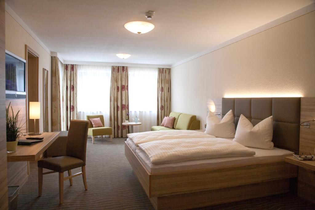 Hotel Straßhof — Hotel in Pfaffenhofen An Der Ilm