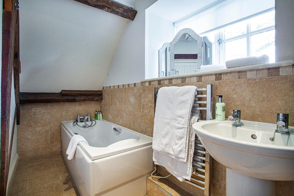 The White Hart Royal, Moreton-in-Marsh, Cotswolds photo