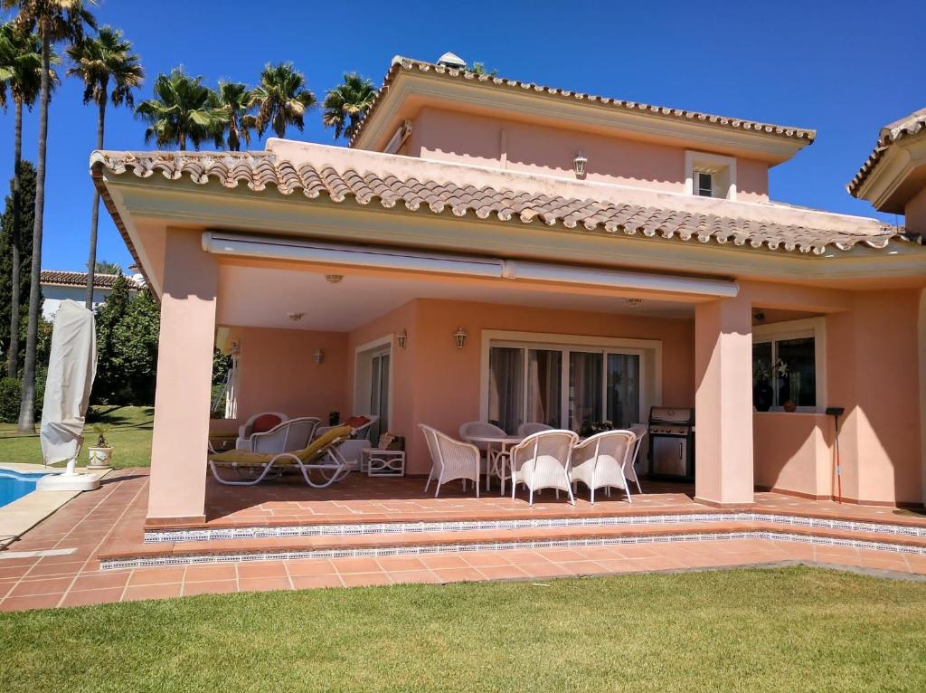 Casa La Familia - 2