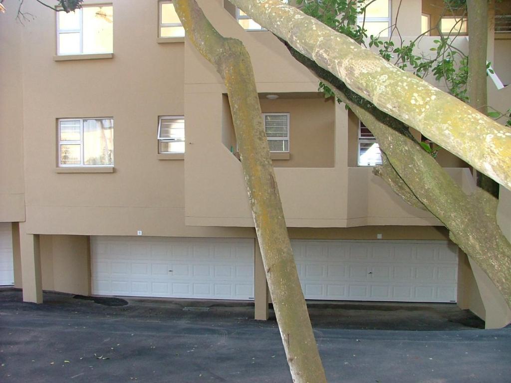 3 Marina Palms, Woodgrange-on-sea photo