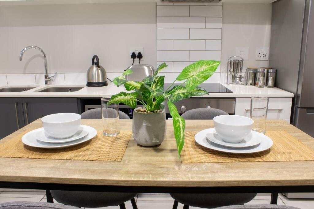 Cozy & peaceful self check-in, near Menlyn Maine, Pretoria