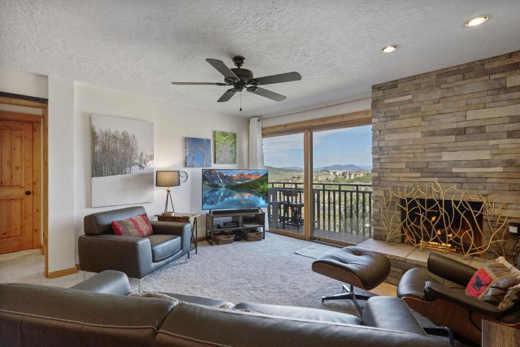 Bear Claw 514 - Ski-in Ski-out Condo!, Steamboat Springs