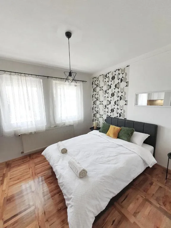 Top Secret, hotel in Arandjelovac