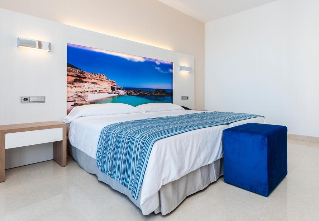 Globales Playa Estepona — Hotel rooms in Estepona, Andalusia