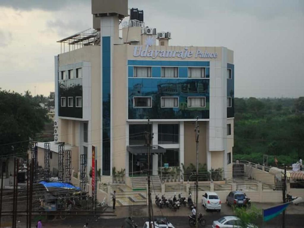 Hotel Udayanraje Palace — Hotel in Ahmednagar