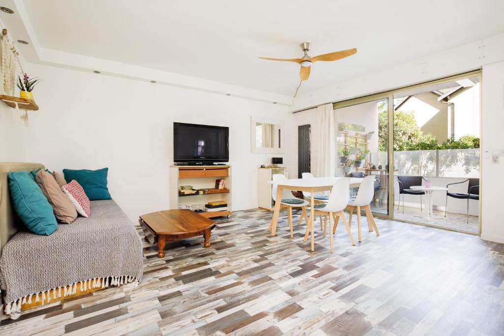 Grand Studio neuf face port et plage, parking privé - 2