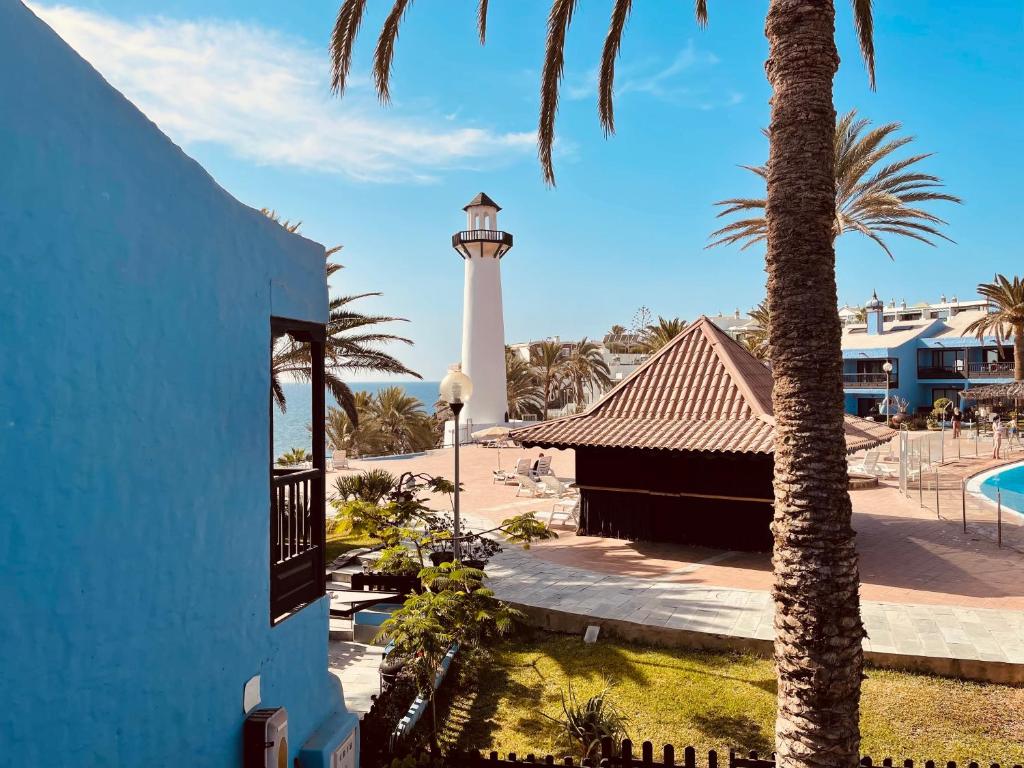 VIVIENDA ÚNICA EN PRIMERA LÍNEA DE PLAYA - 2