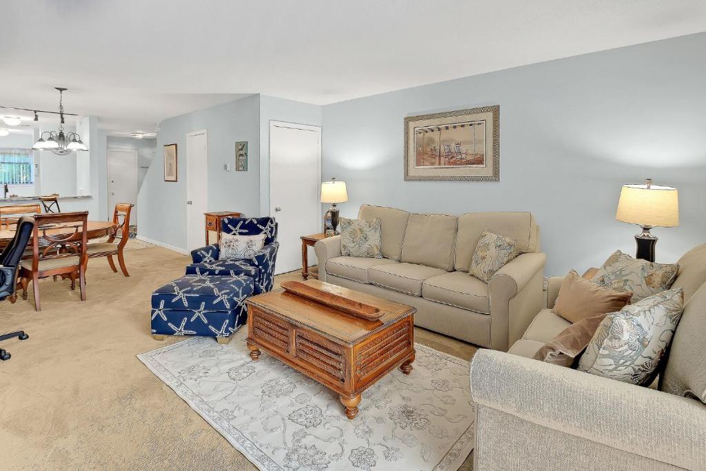 Escape to Hilton Head! Two Bedroom Villa Just A Short Walk To Beach! villa photo