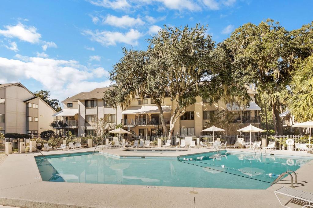 Escape to Hilton Head! Two Bedroom Villa Just A Short Walk To Beach! villa photo